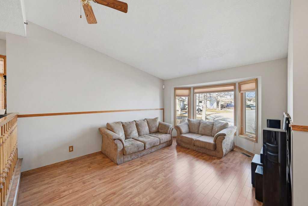 119 Macewan Meadow Way NW photo 4