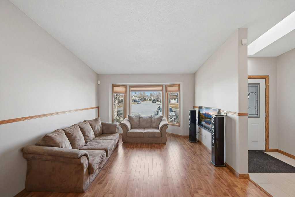 119 Macewan Meadow Way NW photo 5