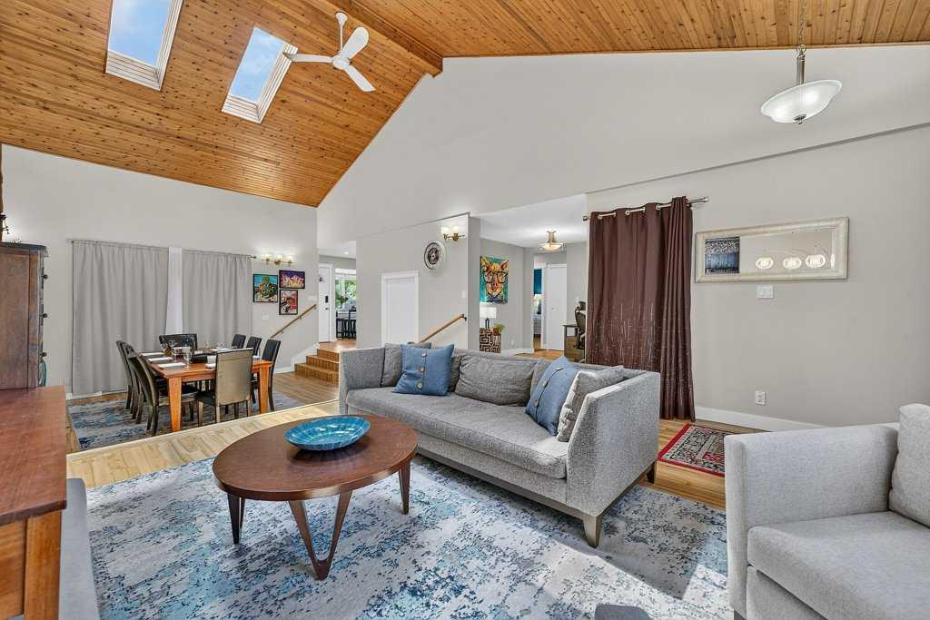2319 5 Avenue NW photo 3