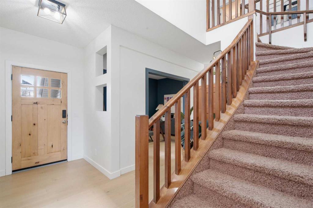 23 Cranridge Crescent SE photo 5