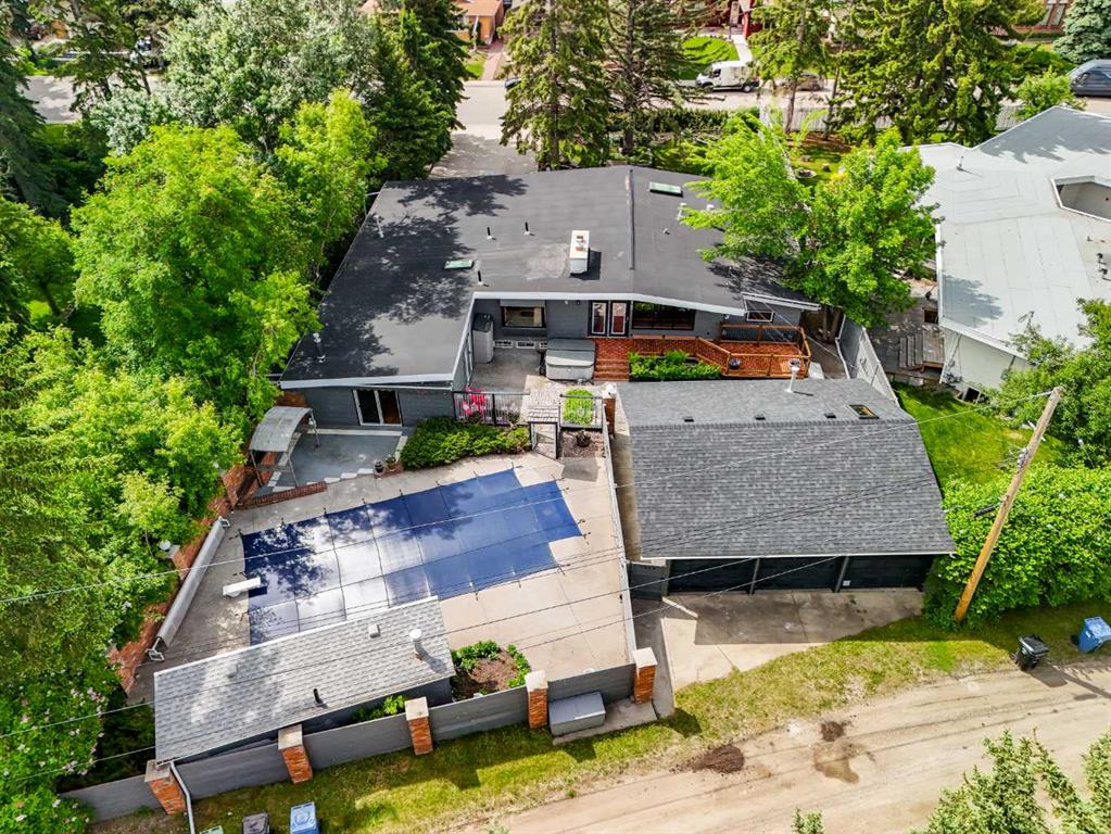 1408 104 Avenue SW photo 3