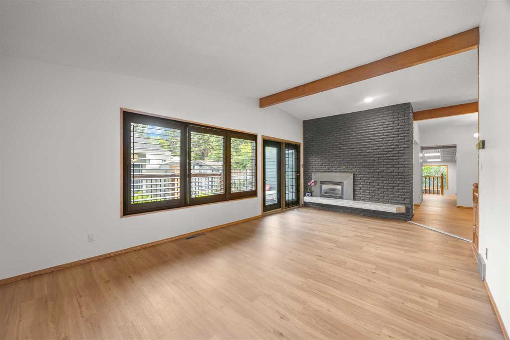 1408 104 Avenue SW photo 5