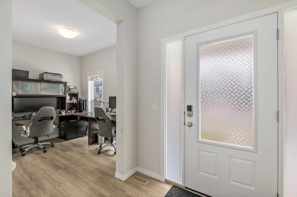 53 Masters Street SE photo 5