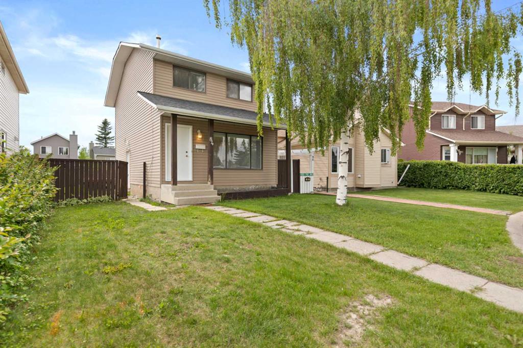 84 Martindale Close NE photo 2