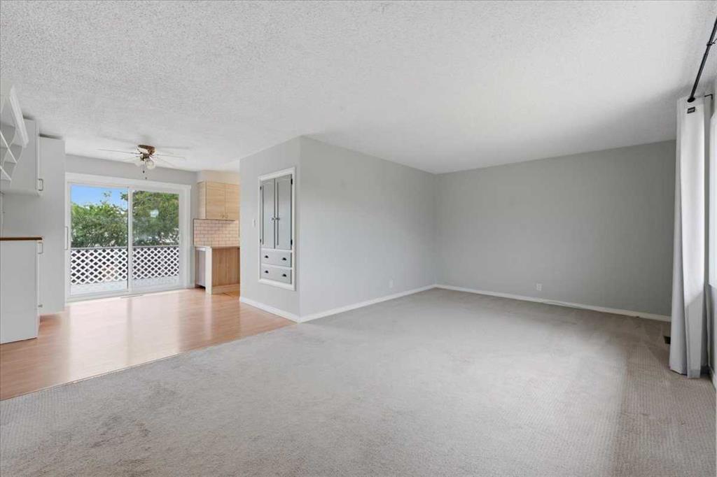 4408 8 Avenue SW photo 4