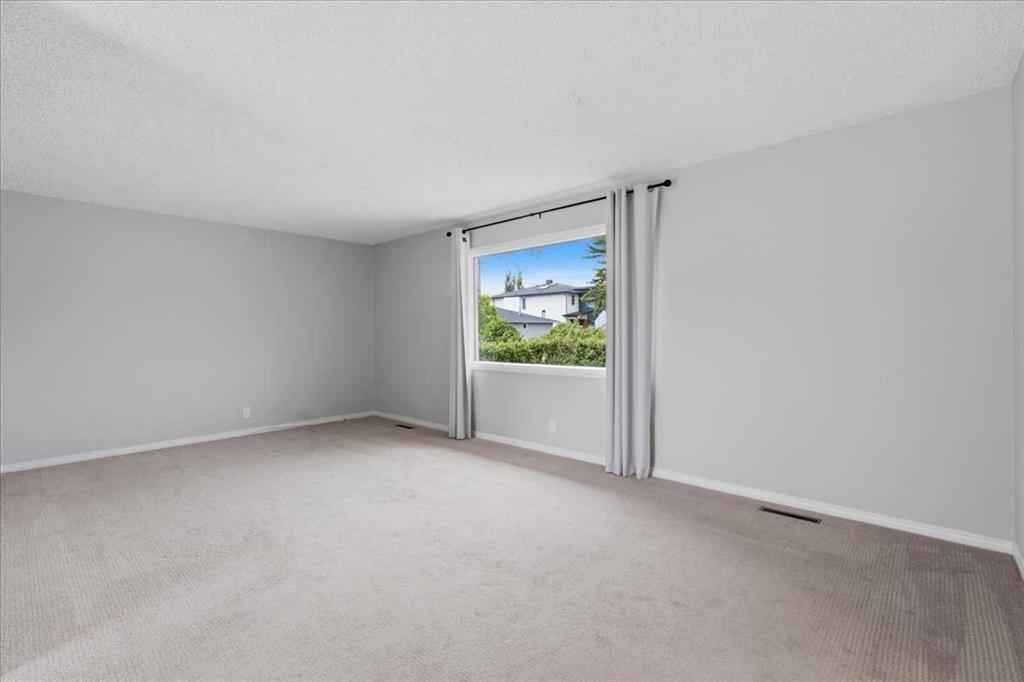 4408 8 Avenue SW photo 5