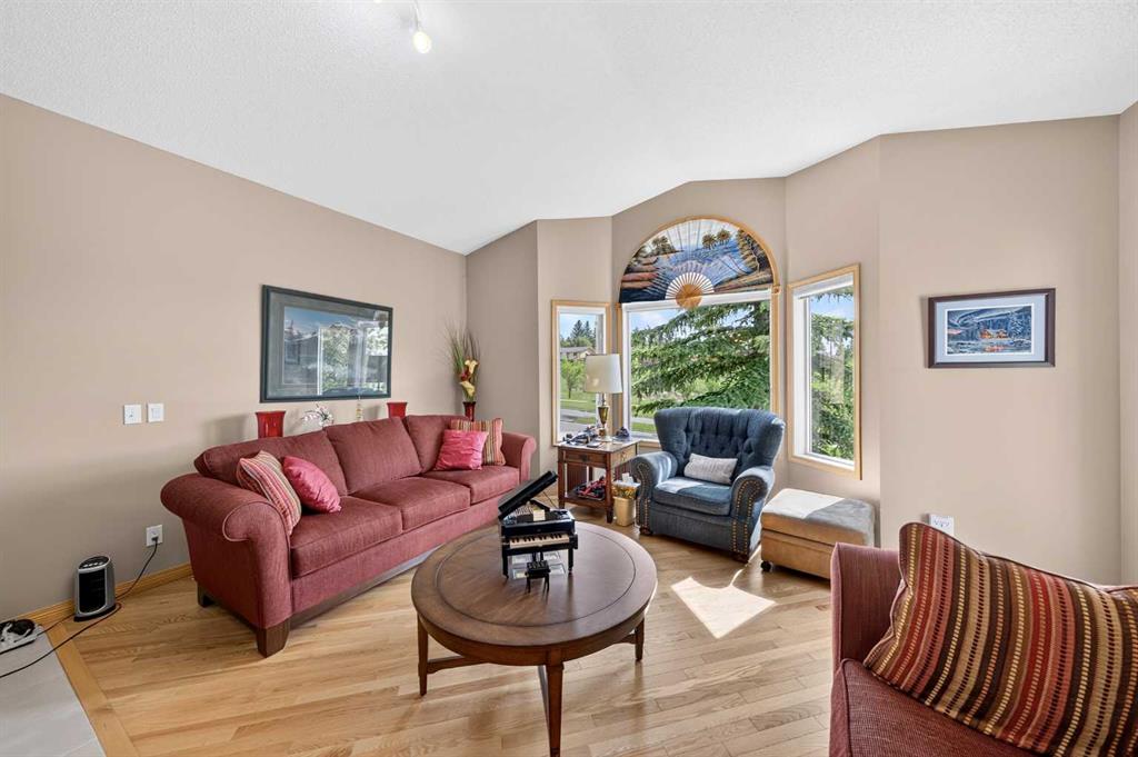 37 Scimitar Heath NW photo 3