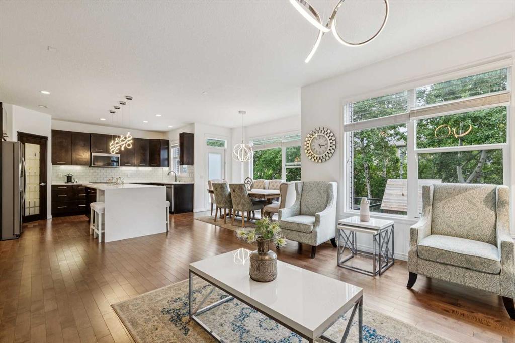 52 Tremblant Way SW photo 3