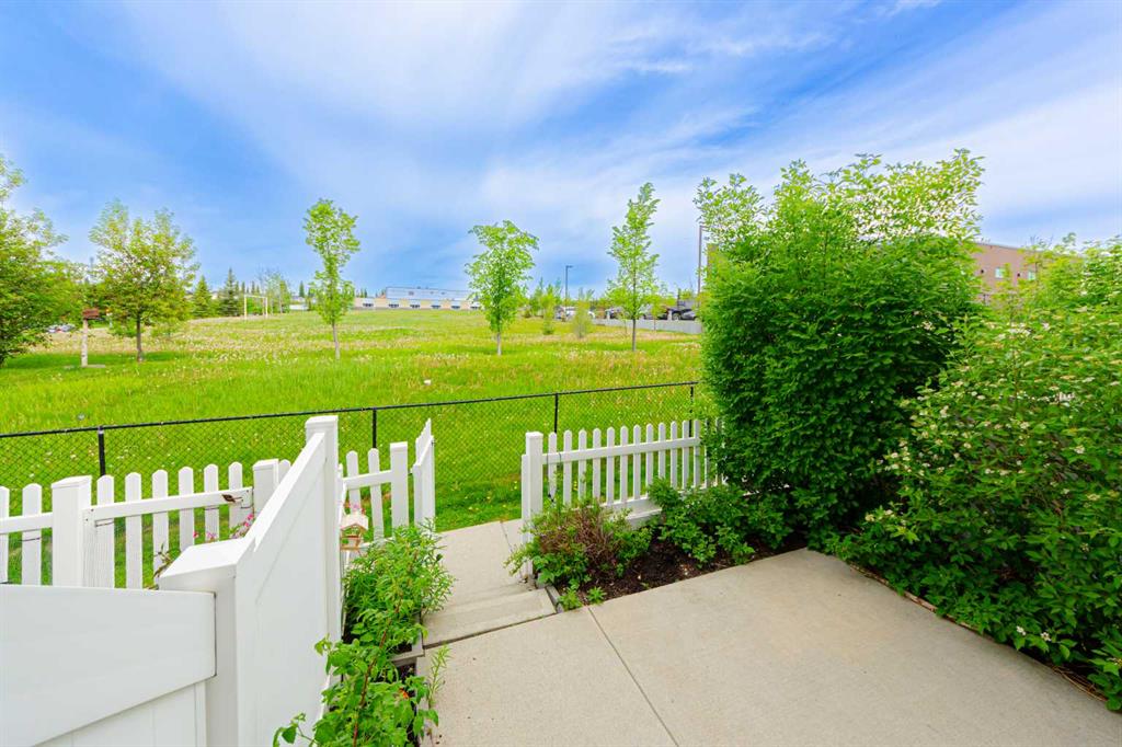 165 Tuscany Court NW photo 2