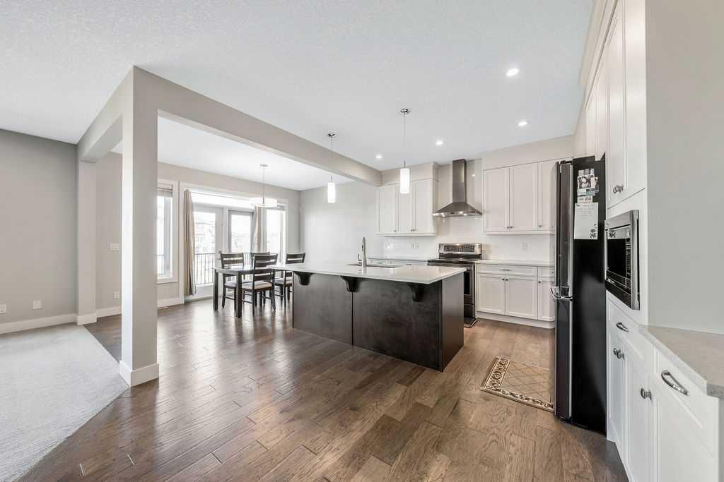 82 Panton View NW photo 4