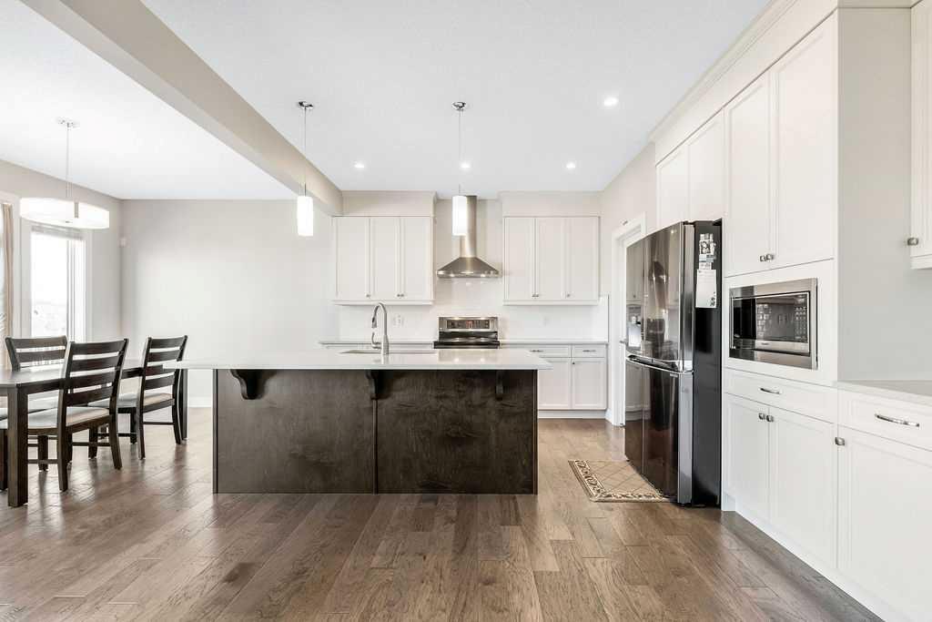 82 Panton View NW photo 5