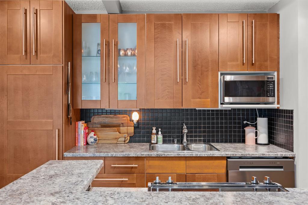 924 18 Avenue SW #304 photo 3