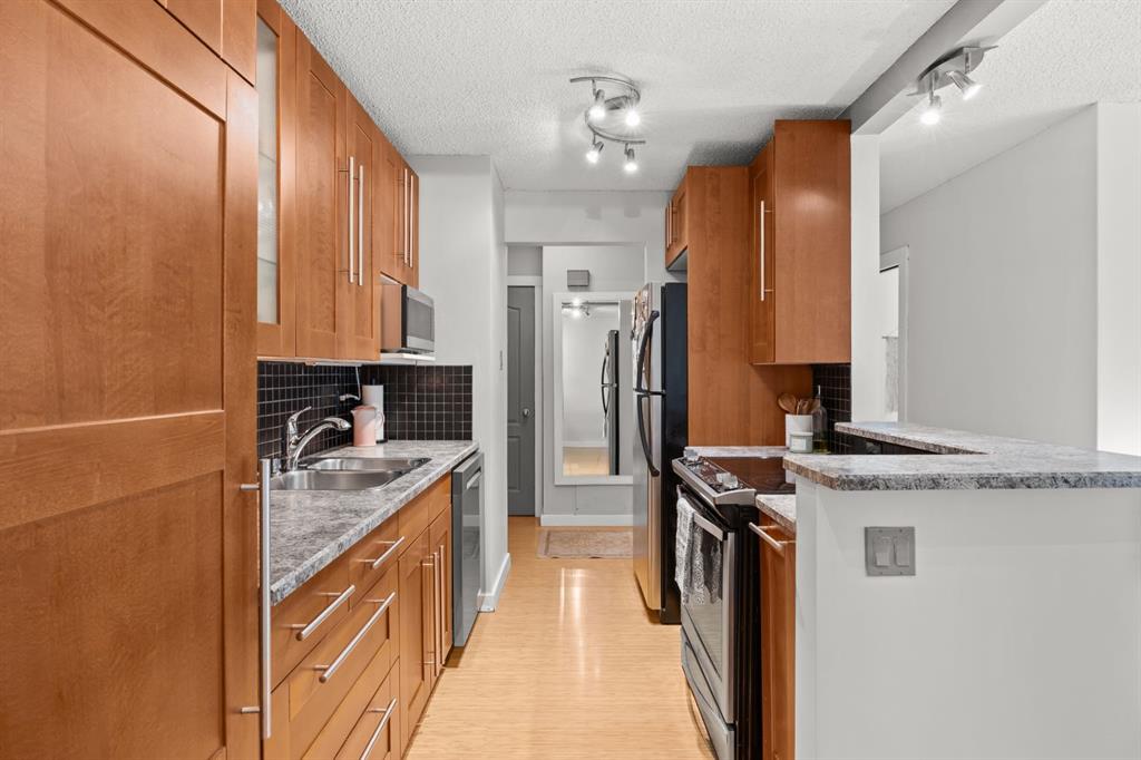 924 18 Avenue SW #304 photo 5