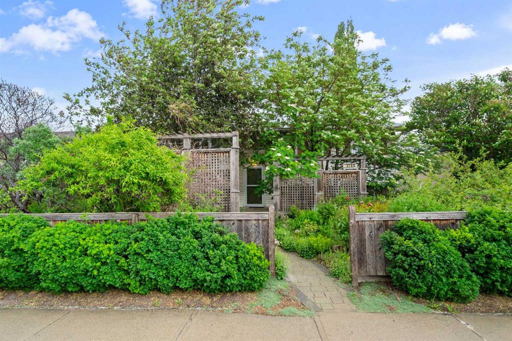 2708 48 Street NE photo 2