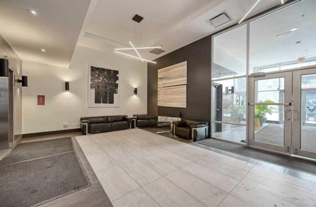 210 15 Avenue SE #709 photo 2