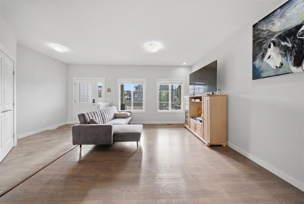 30 Evanscrest Heights NW photo 4