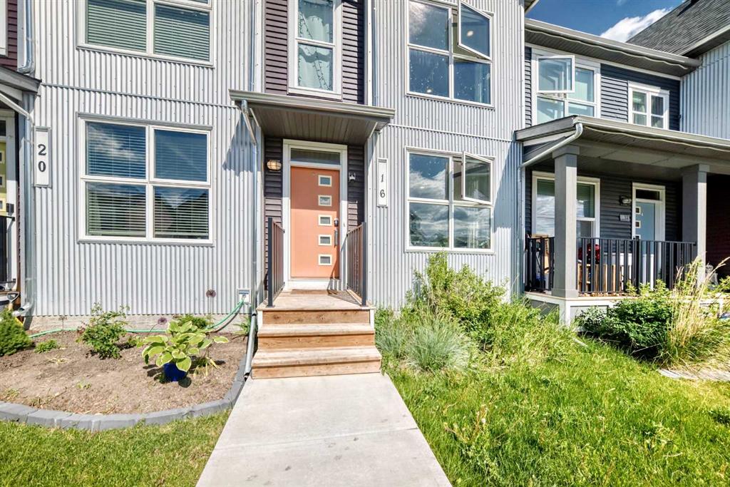 16 Carringvue Way NW photo 2
