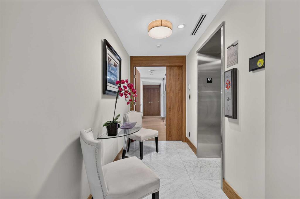 738 1 Avenue SW #807 photo 3