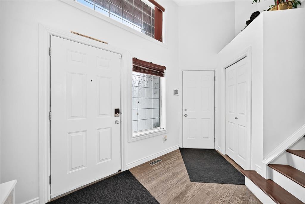 91 Panamount Gardens NW photo 5