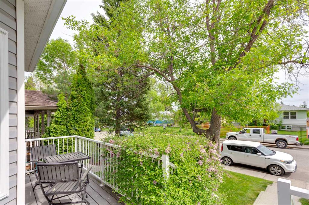 718 53 Avenue SW photo 2