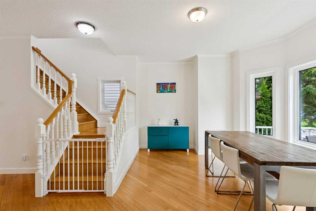 718 53 Avenue SW photo 3