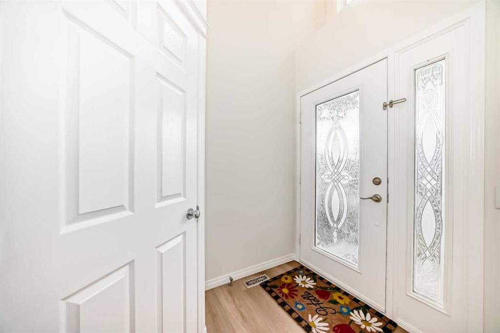 214 Coville Circle NE photo 3