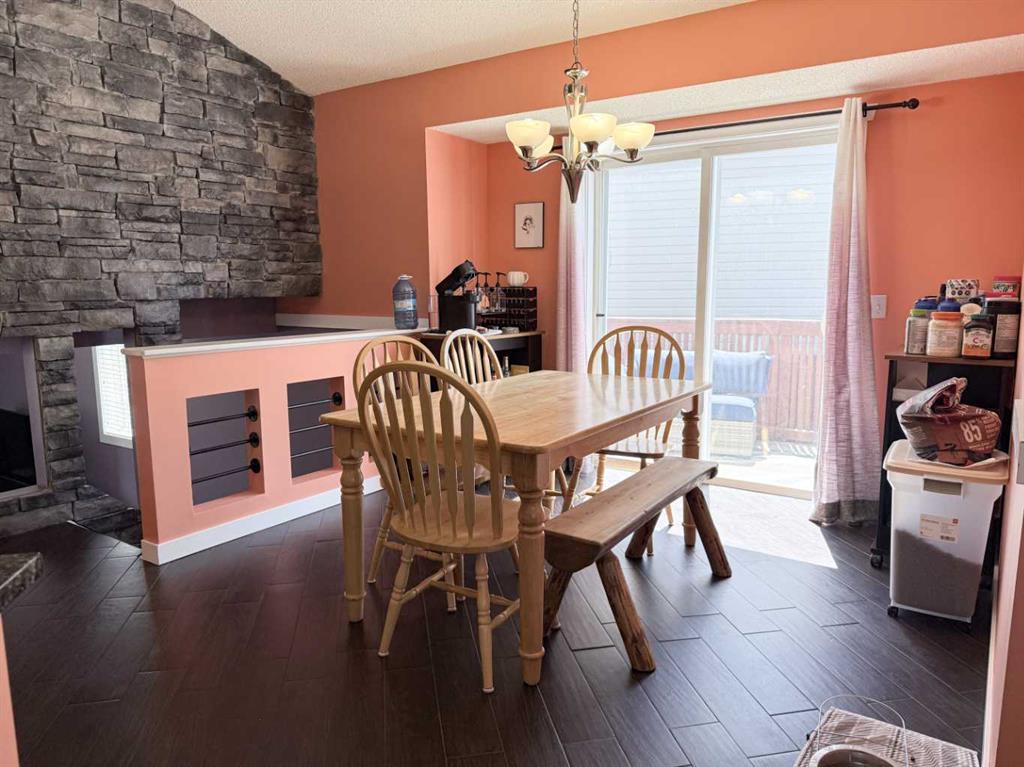 138 Bridleridge Way SW photo 4