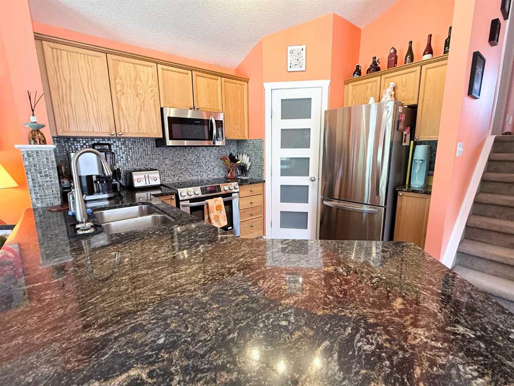 138 Bridleridge Way SW photo 5