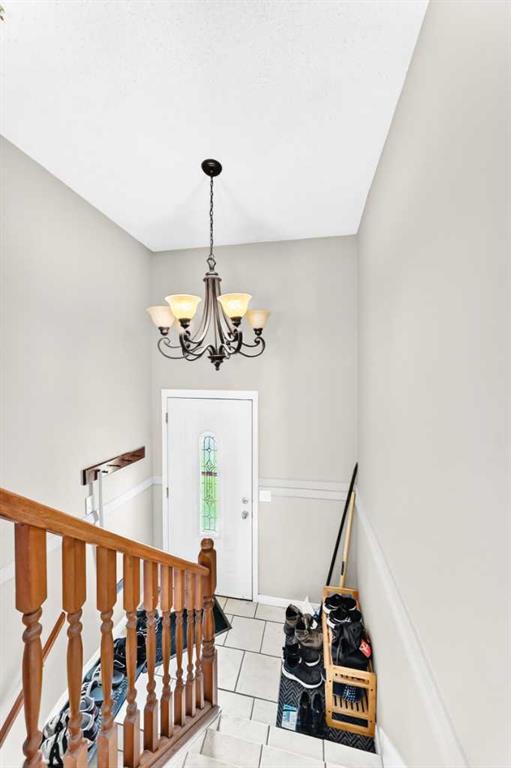 79 Castledale Way NE photo 4