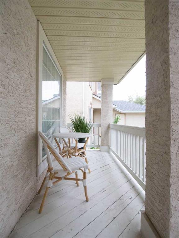 5209 Coral Shores Drive NE photo 2