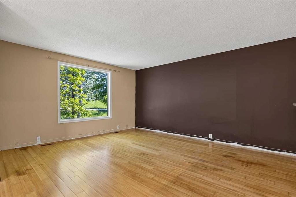 130 Woodbrook Way SW photo 4