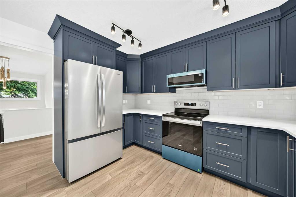 4016 37 Street NW photo 4