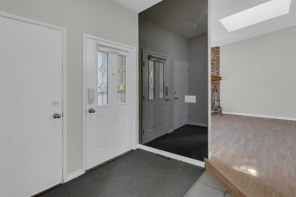 51 Ranchridge Drive NW photo 2