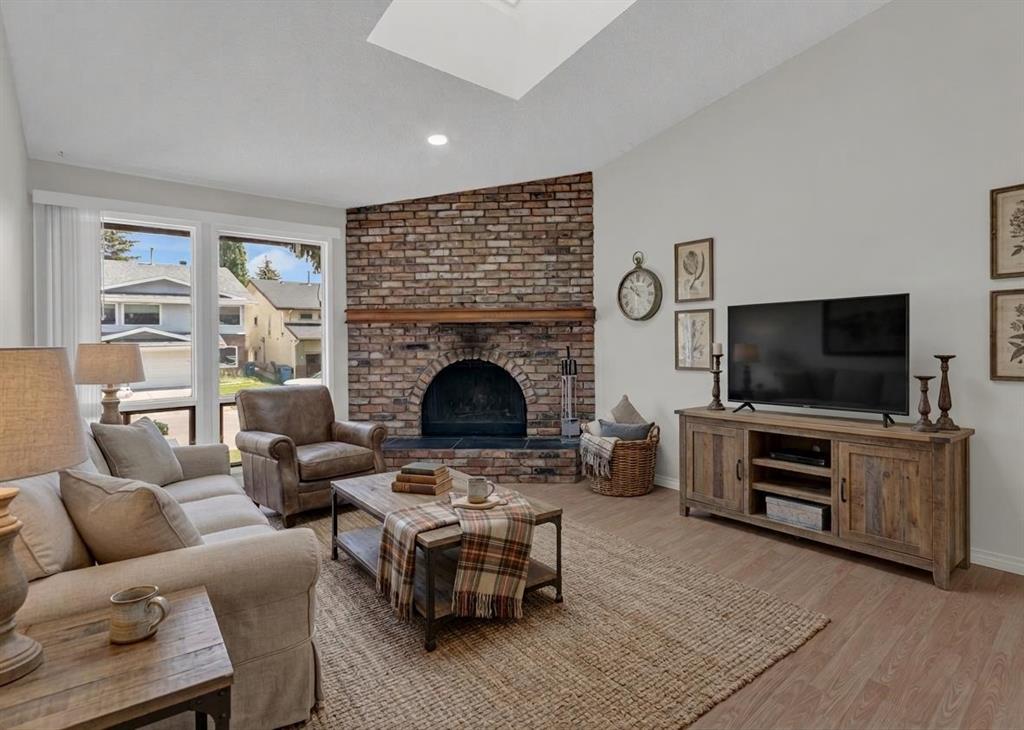 51 Ranchridge Drive NW photo 3