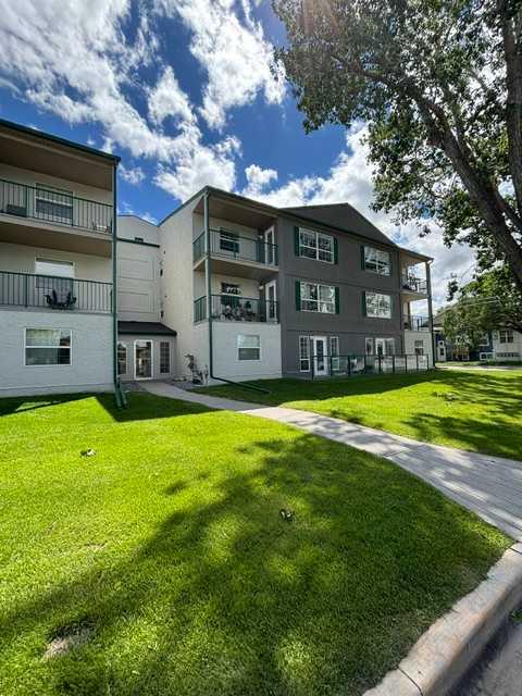 105 7 Avenue SE #302