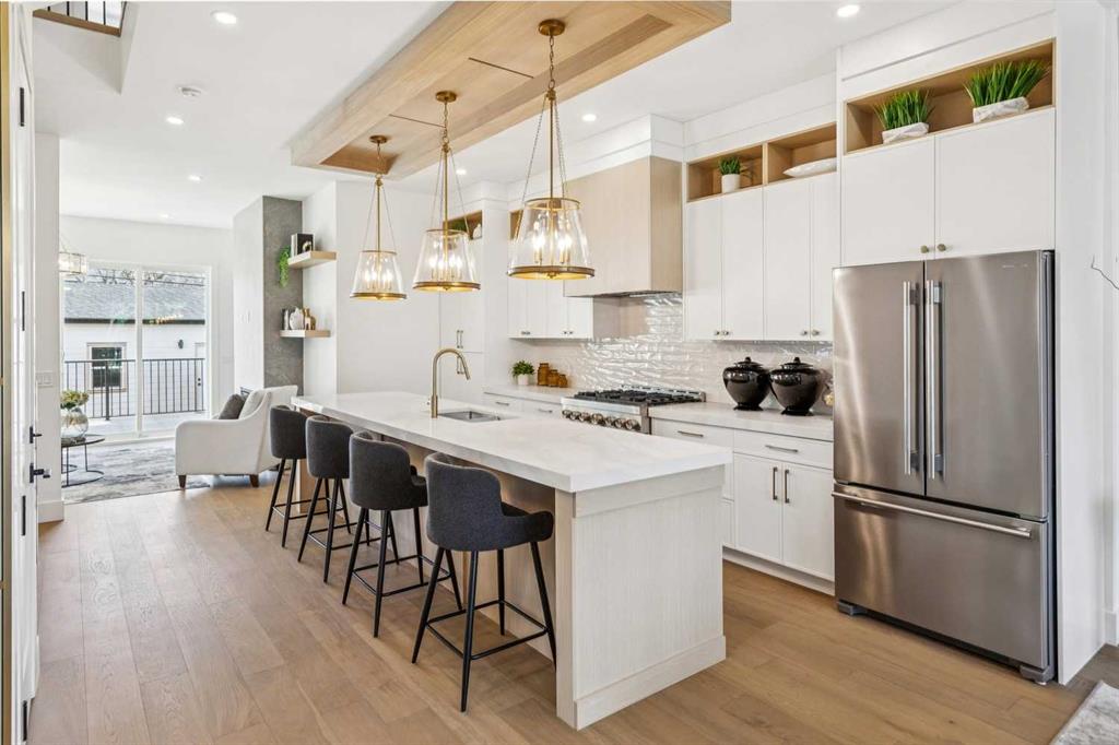 2428 27 Street SW photo 5