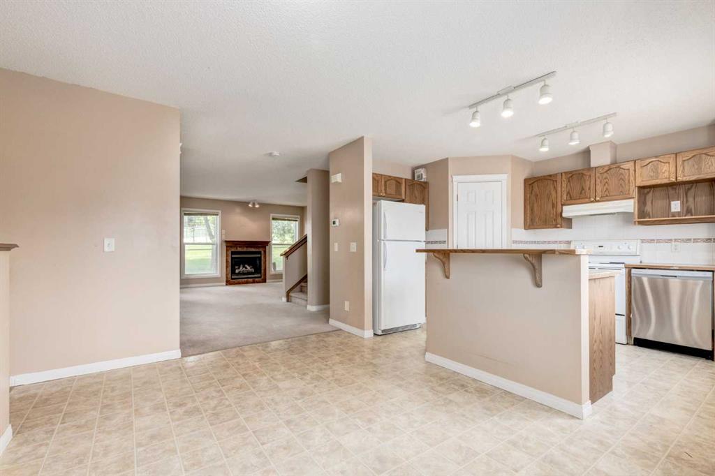 109 Hidden Creek Gardens NW photo 5