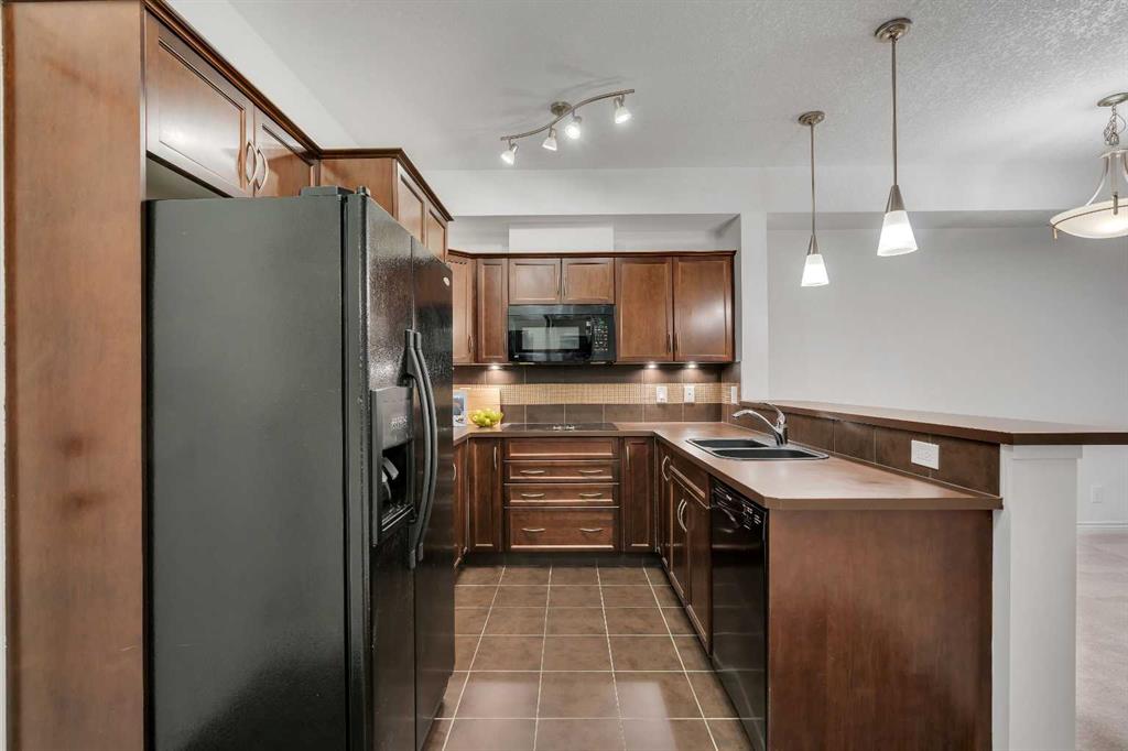 30 Royal Oak Plaza NW #223 photo 3