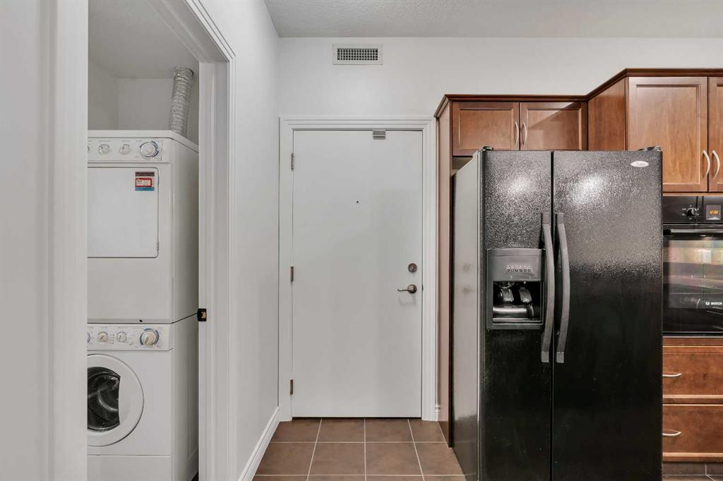 30 Royal Oak Plaza NW #223 photo 5