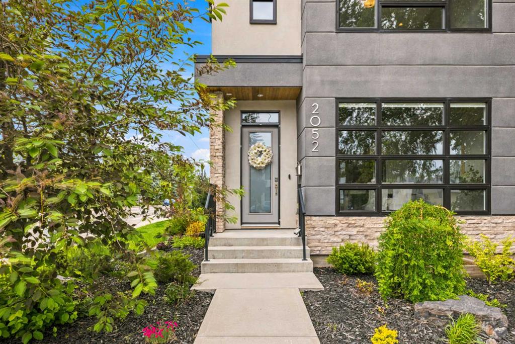 2052 46 Avenue SW photo 4