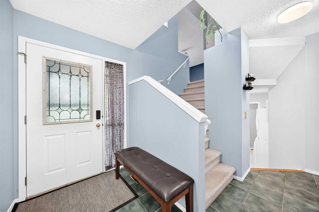 220 Shawbrooke Manor SW photo 4