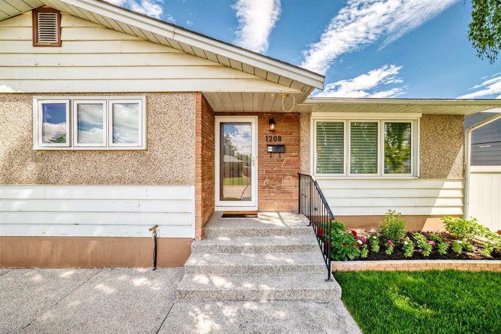1208 Mackid Road NE photo 2