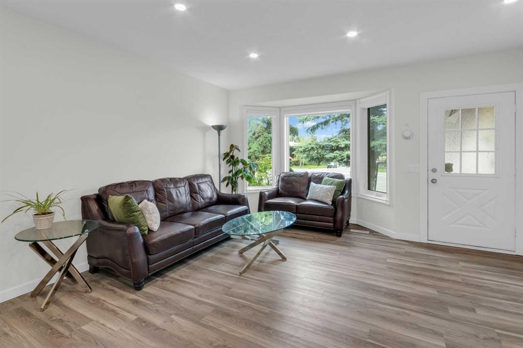 203 Edgepark Boulevard NW photo 2