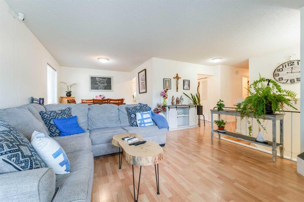 9611 24 Street SW photo 5