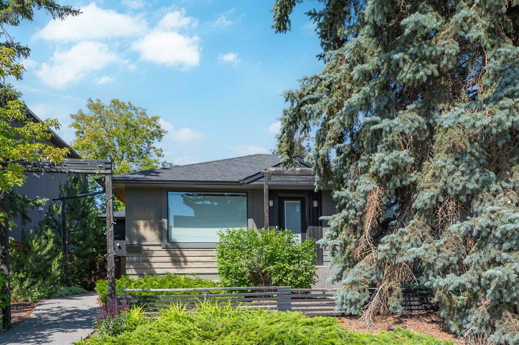 2811 25 Street SW photo 2