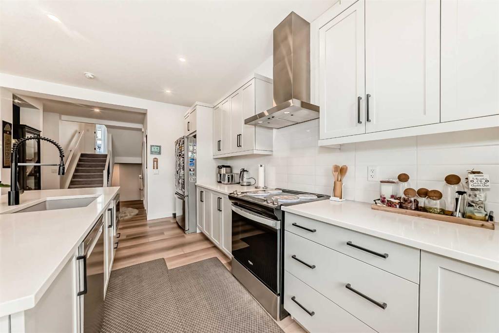 385 Edith Road NW photo 4