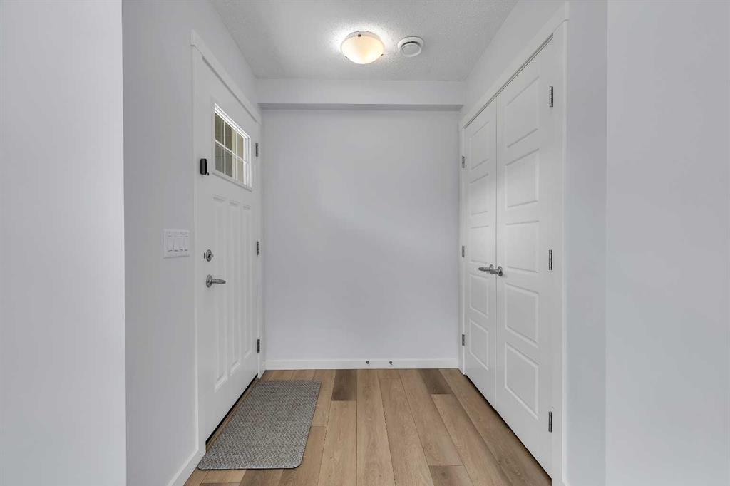 237 Cranbrook Square SE photo 3