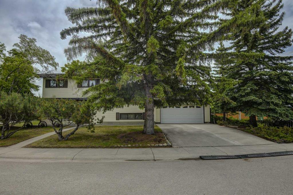 1135 Southglen Drive SW photo 2