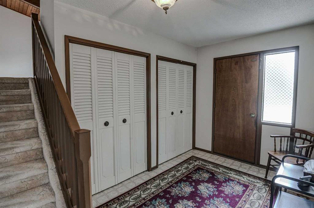 1135 Southglen Drive SW photo 4