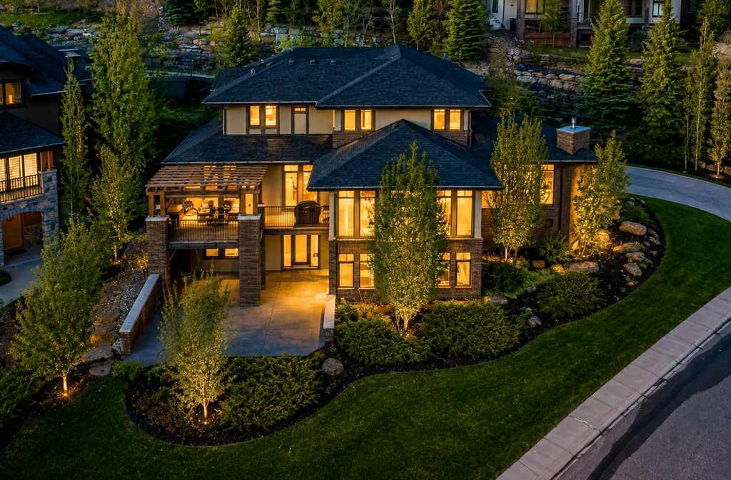 16 Spring Valley Way SW